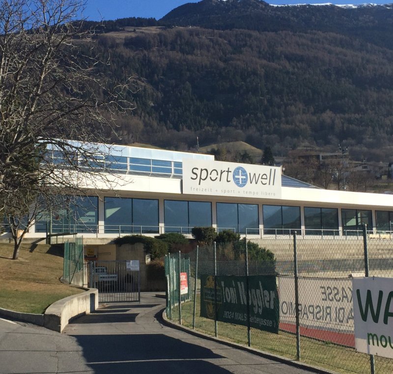 Anpassung der tragenden Dachstruktur inkl. des Dachaufbaus sowie Erweiterung des Wellnessbereichs im Obergeschoss des Hallenbades Mals