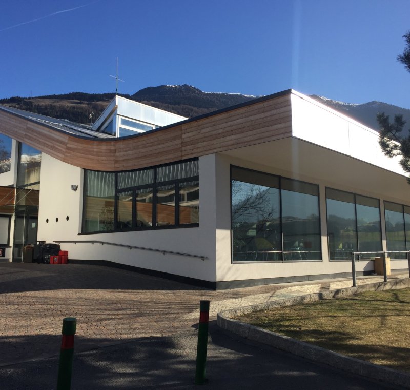 Anpassung der tragenden Dachstruktur inkl. des Dachaufbaus sowie Erweiterung des Wellnessbereichs im Obergeschoss des Hallenbades Mals