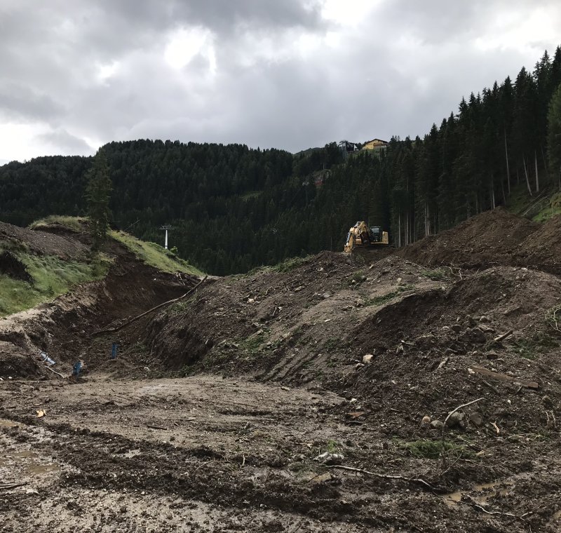 Beschneiungsanlage und Speicherbecken Saslong