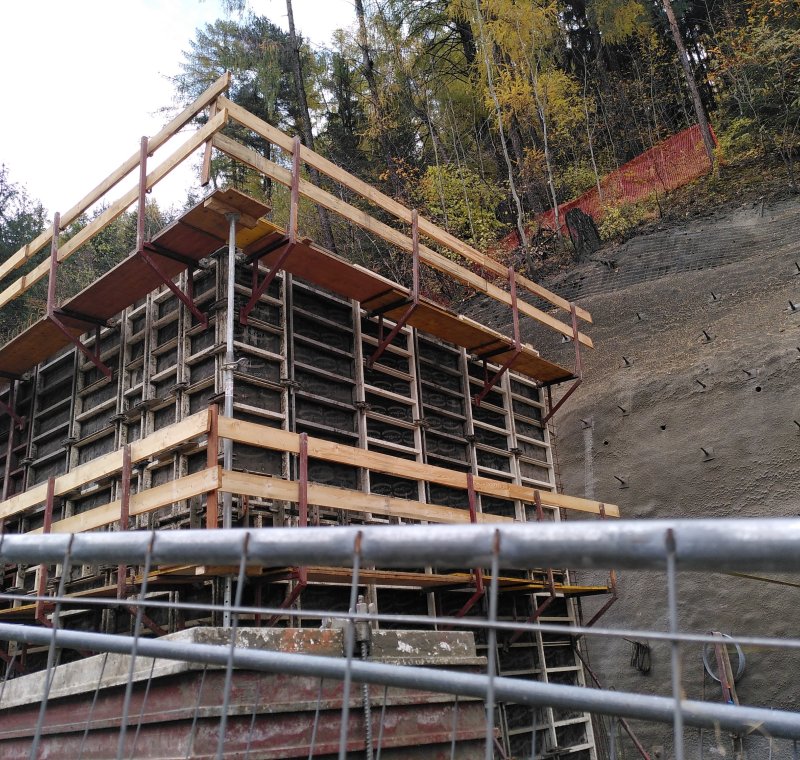 Wasserkraftwerk Konfall und Beregnung Schludernser Ebene