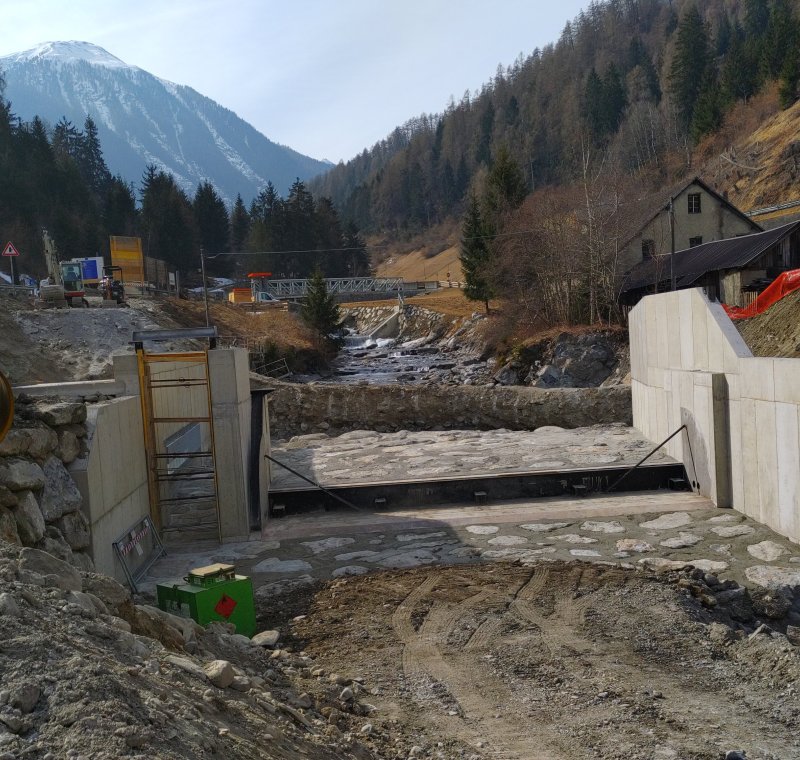 Wasserkraftwerk Suldenbach, Hauptzubringerleitung Beregnungsanlage Prad, Trinkwasserversorgung Prad, Radroute Stilfserjoch, punktuelle Verlegung Staatsstraße SS38