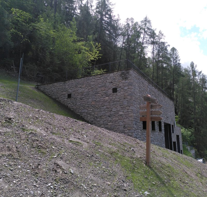 Wasserkraftwerk Konfall und Beregnung Schludernser Ebene