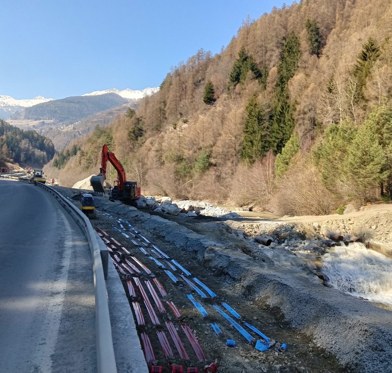 Wasserkraftwerk Suldenbach, Hauptzubringerleitung Beregnungsanlage Prad, Trinkwasserversorgung Prad, Radroute Stilfserjoch, punktuelle Verlegung Staatsstraße SS38